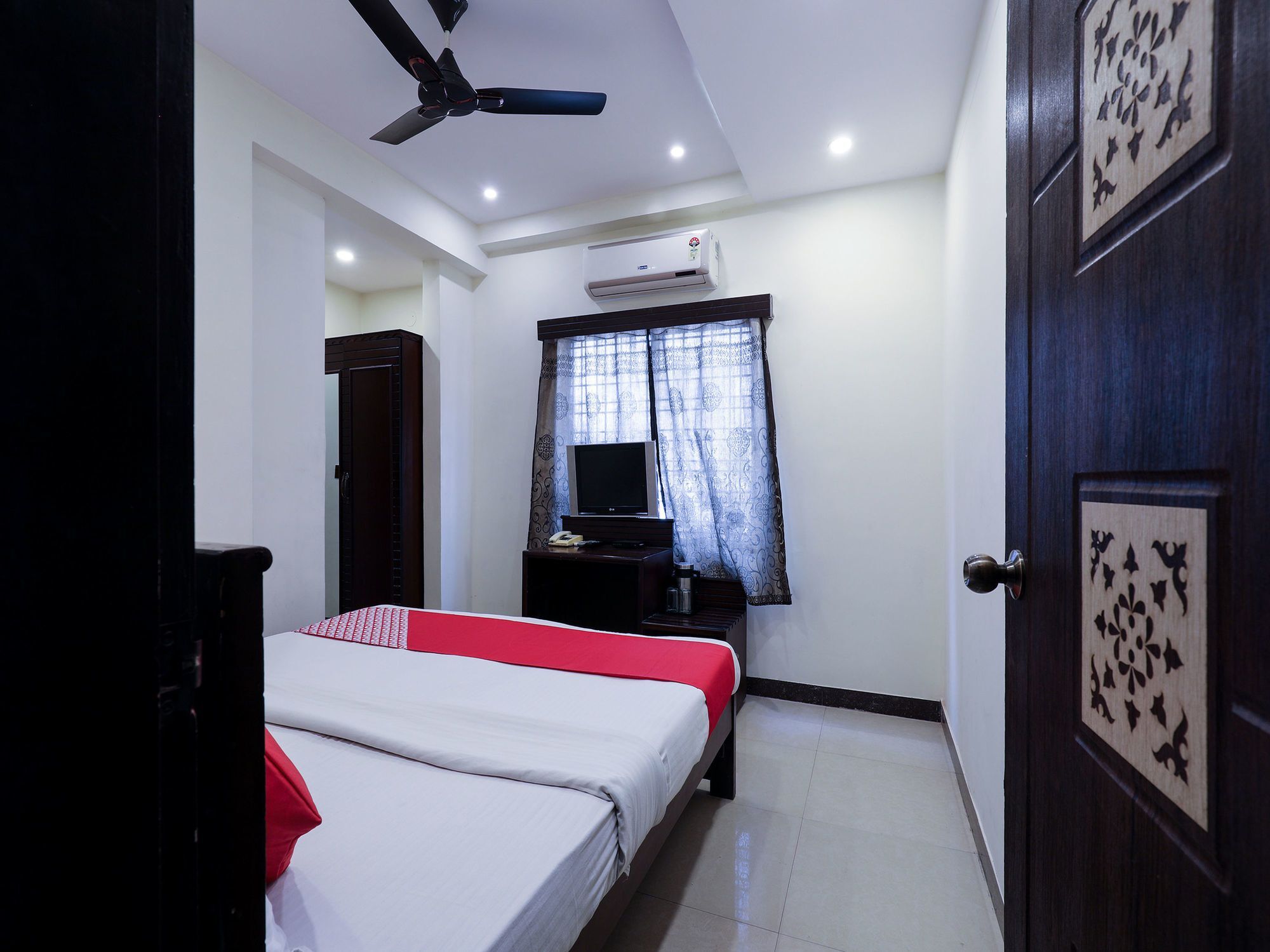 Oyo 16539 Grand Sandarshini Inn Hyderabad Exterior photo