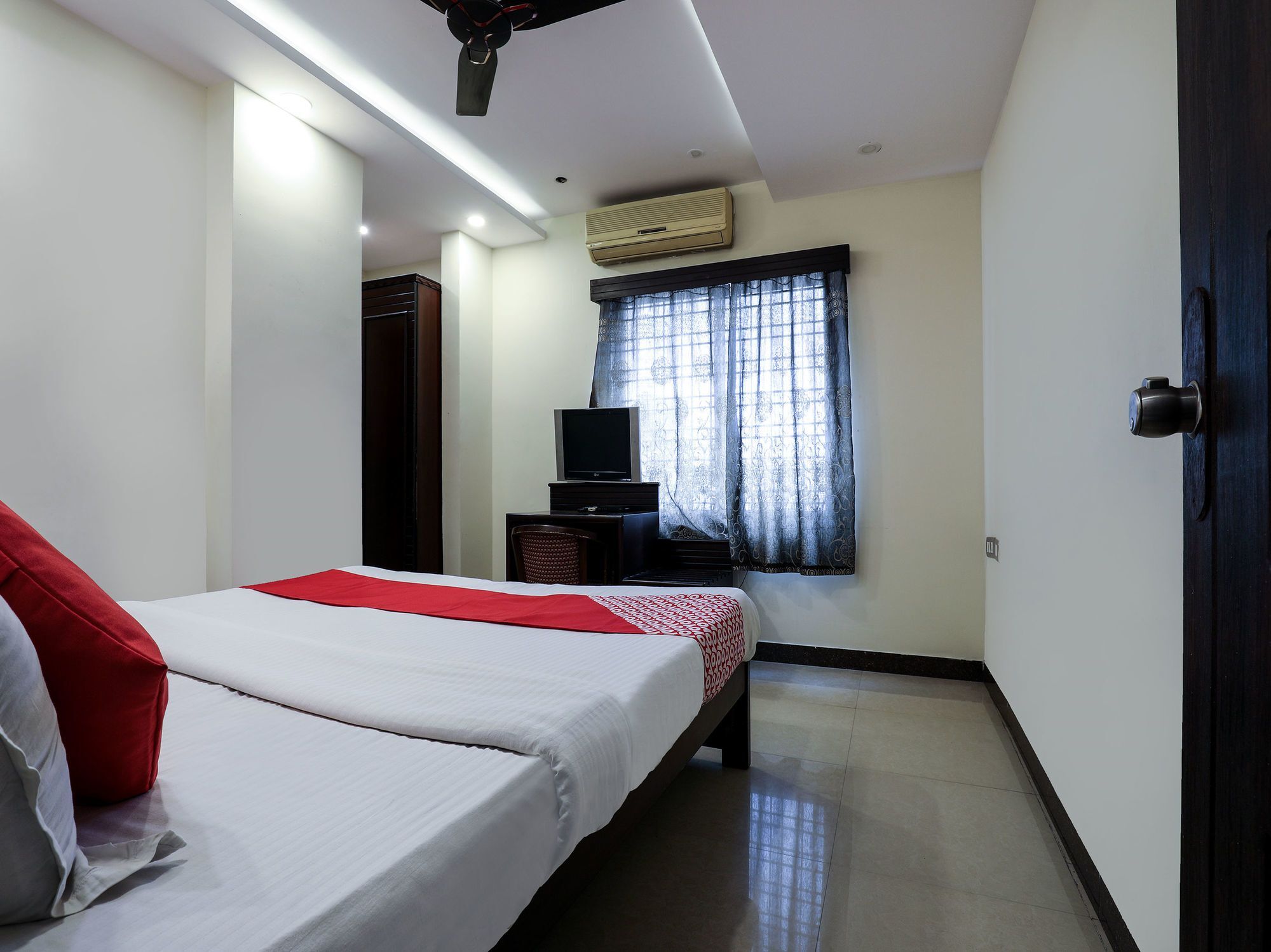 Oyo 16539 Grand Sandarshini Inn Hyderabad Exterior photo