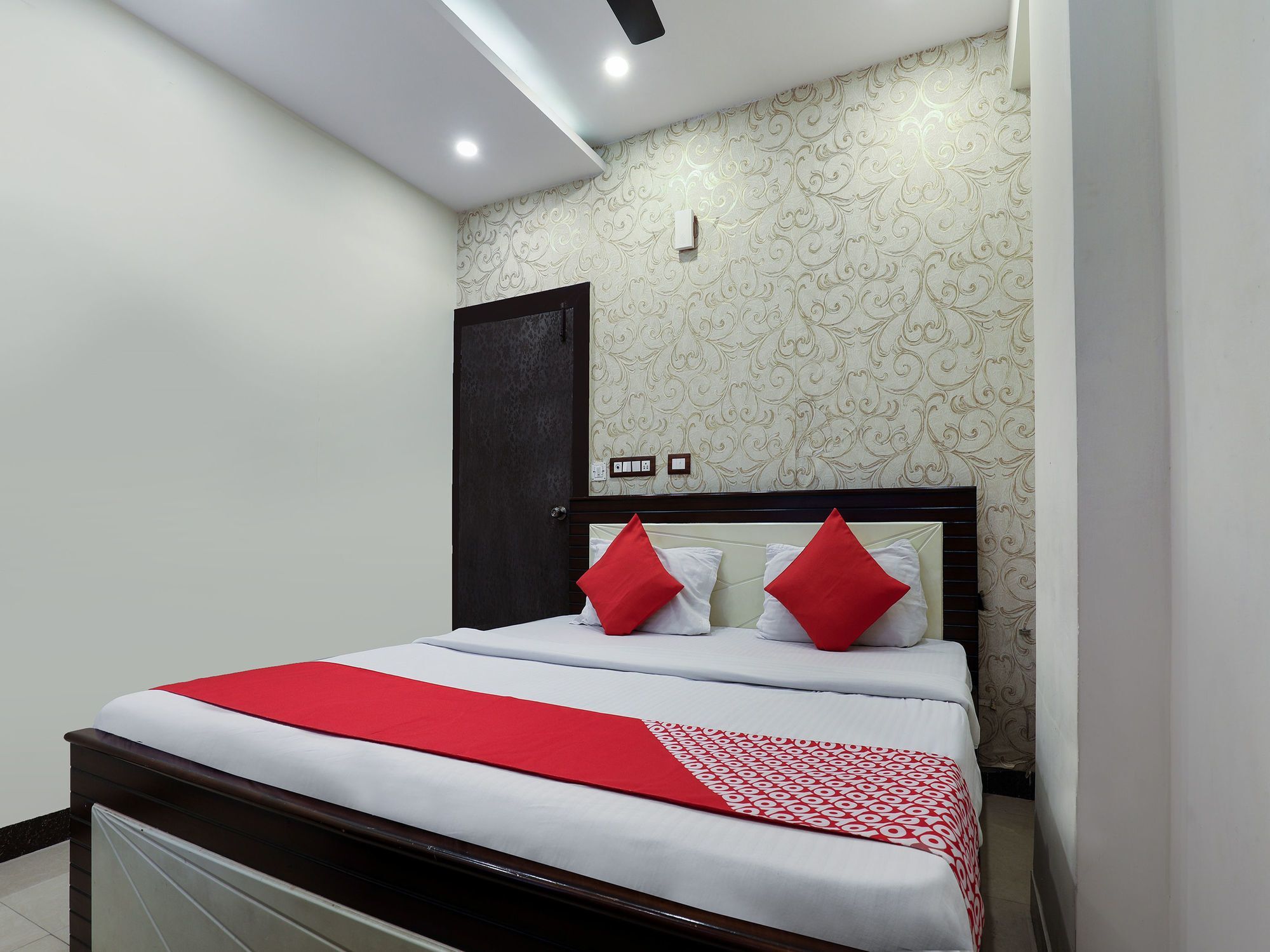 Oyo 16539 Grand Sandarshini Inn Hyderabad Exterior photo